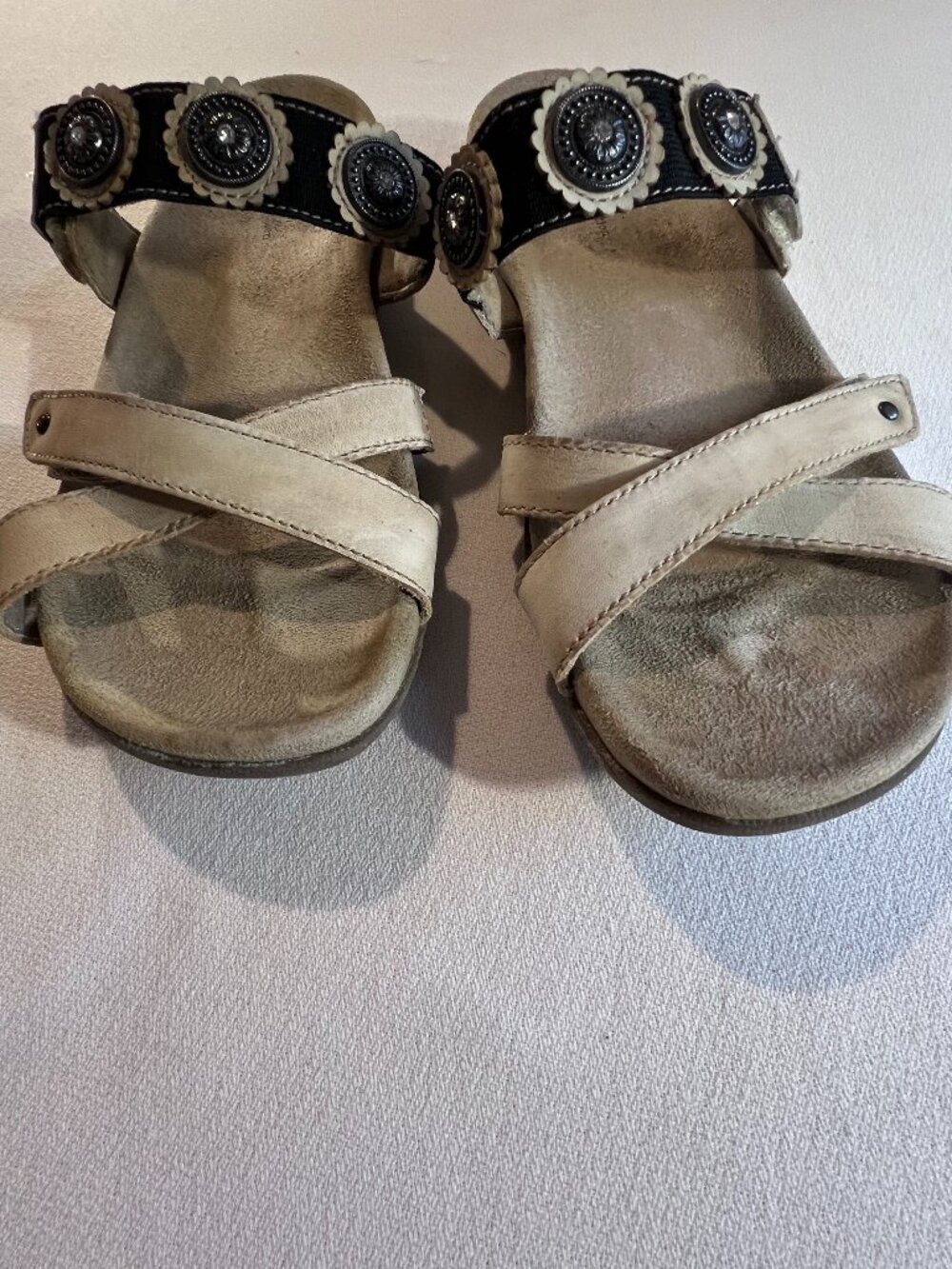 TAOS "Prize 4" sandals Red Willow Collection leather slide 3 strap Women's 8 - Picture 2 of 7